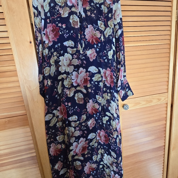 Floral silk dress - Picture 5 of 10